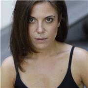 Laureata in Giurisprudenza impartisce lezioni di diritto e di aiuto compiti in svariate materie umanistiche.